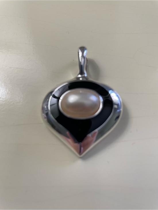 Lady Remington Jewelry - Sterling Teardrop Pearl Pendant in Black and White Brand Lady Remington